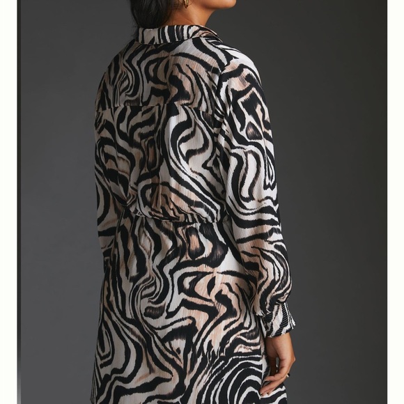 Anthropologie printed wrap dress. - Picture 3 of 14